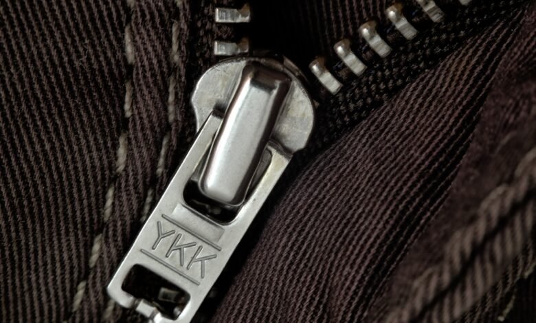 how to evaluate closure hardware quality on women's formal trousers and skirts construction