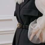 what construction markers show a women's blazer will hold its structural shape over time