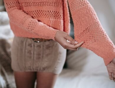 why does my knit dress sag at shoulders after wearing